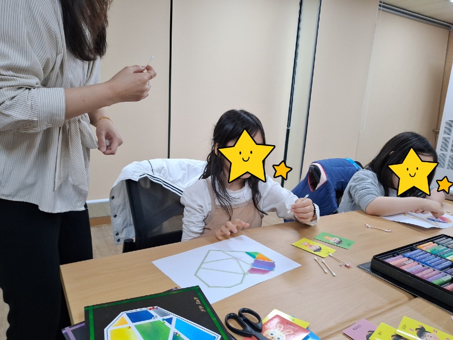 04.03 집단미술 활동사진 3.jpg
